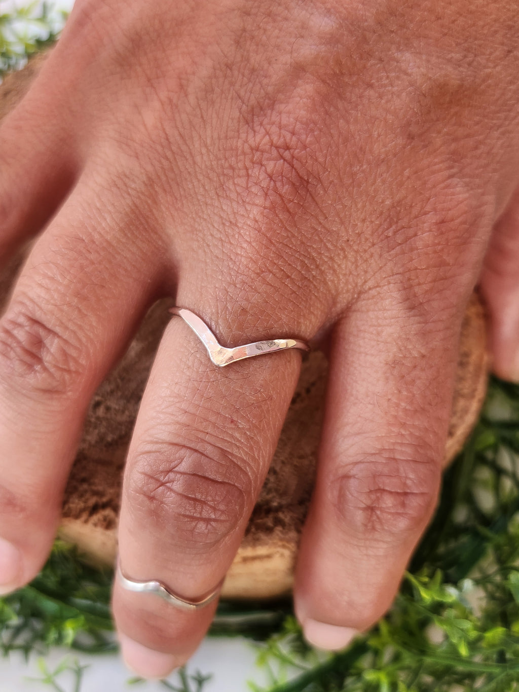 Chevron ring