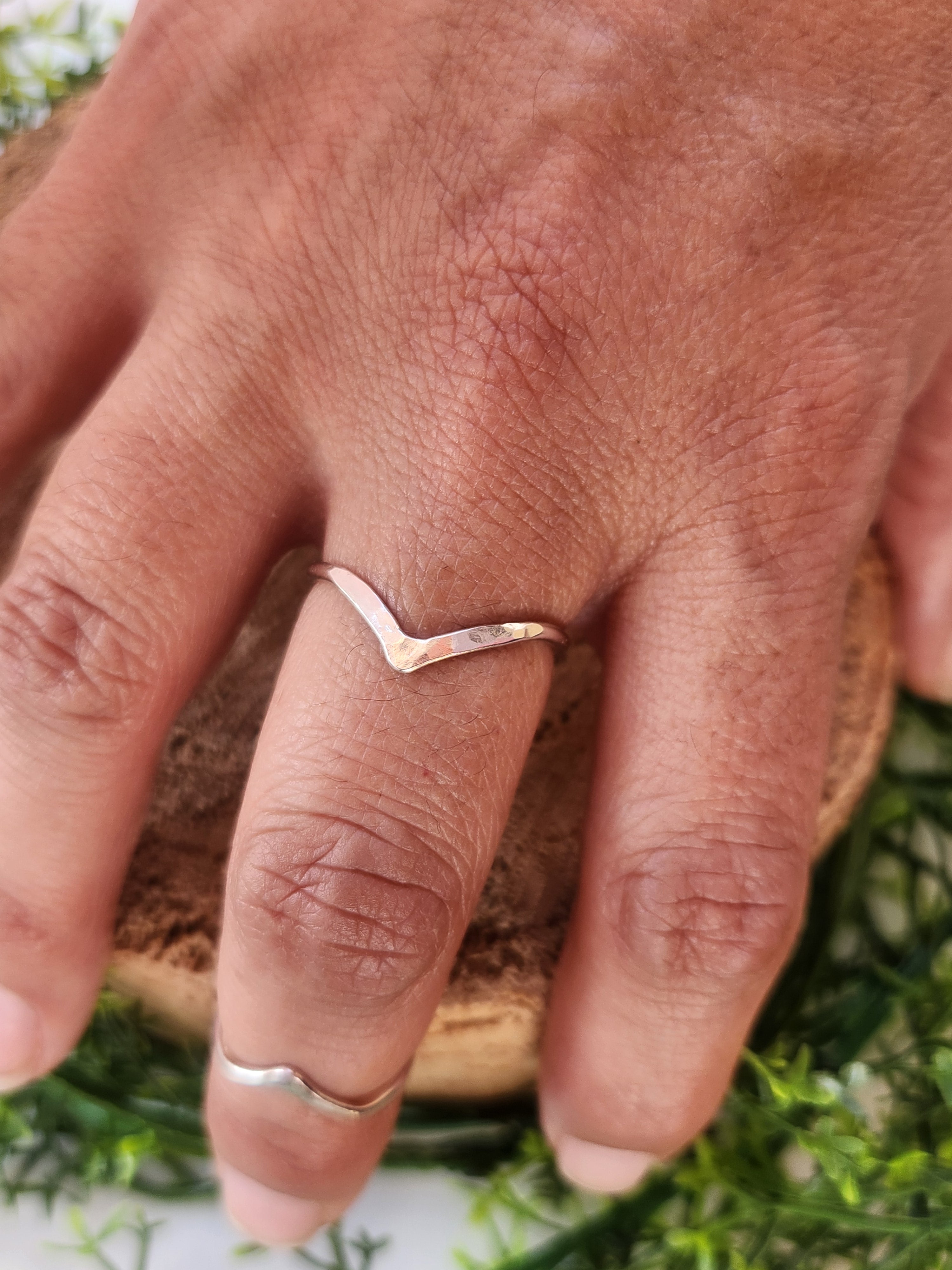 Chevron ring
