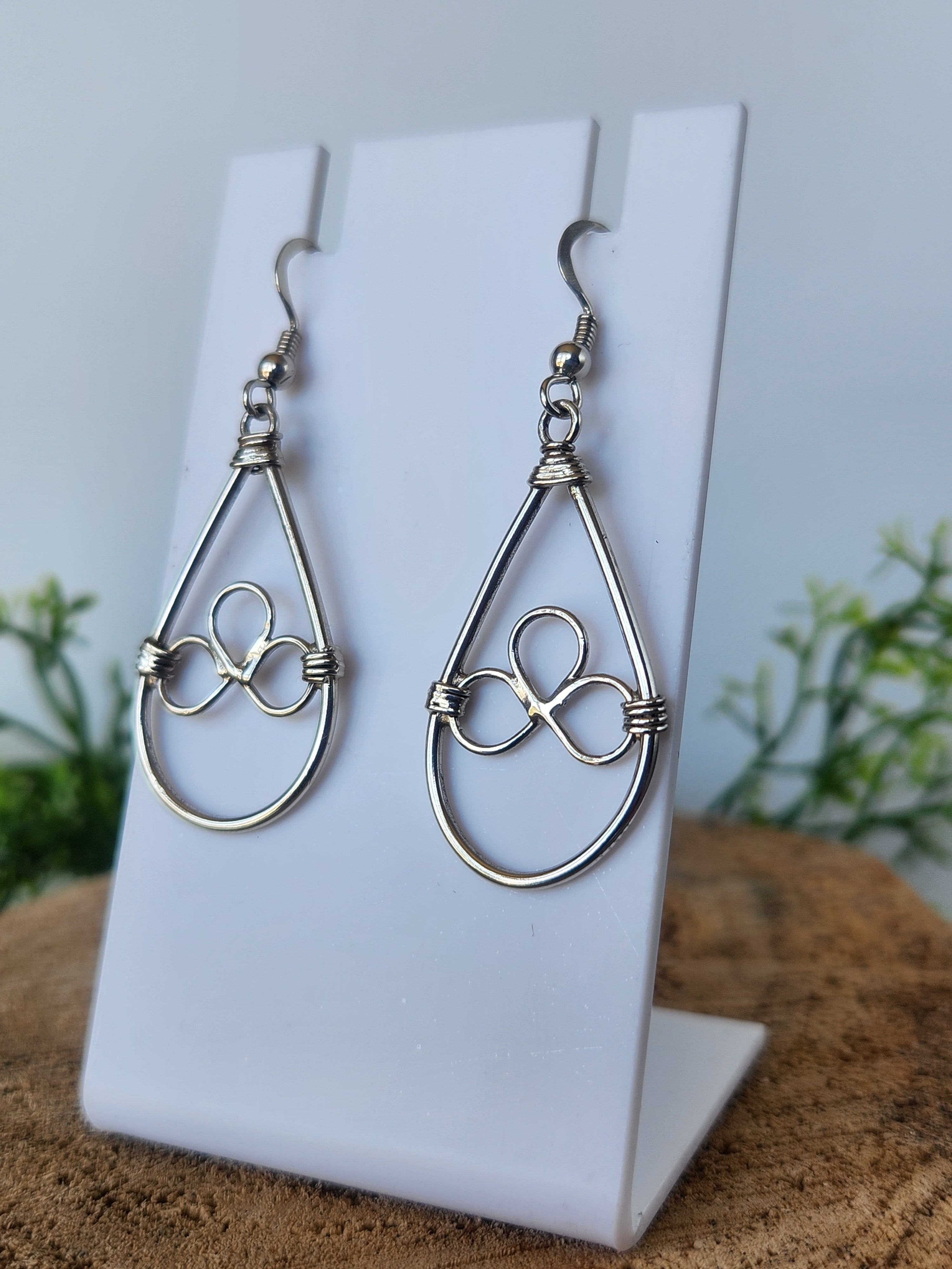Celtic Teardrop clover